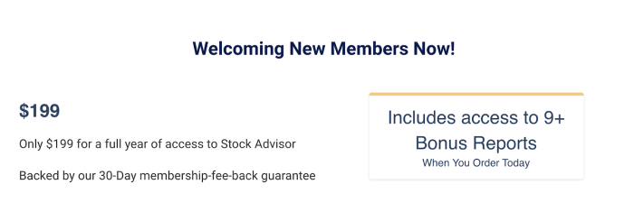 The Motley Fool's membership sign-up page showing an annual subscription offer with a money-back guarantee and a bonus reports callout.