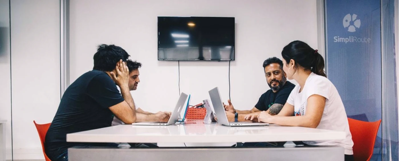 How SimpliRoute reduced support tickets with in-app education for product updates